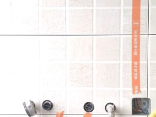 厨房、卫生间墙砖施作