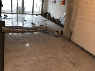 地砖铺贴及地面找平施作