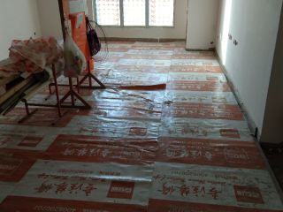 地砖铺贴及地面找平施作