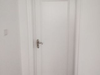 套装门、踢脚线安装