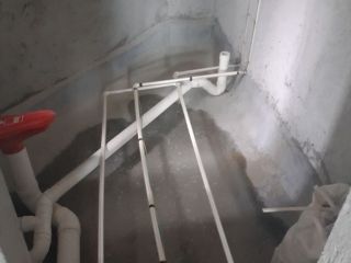 水、电管开槽施作