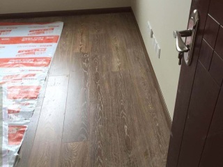 实木复合地板铺设