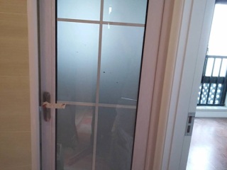 套装门、踢脚线安装