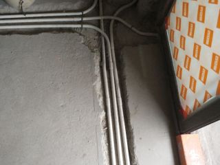 强、弱电路穿线施作