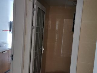 成品门及墙纸铺贴