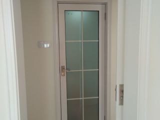 成品门及墙纸铺贴