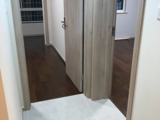 套装门、踢脚线安装