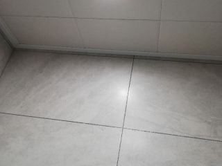 厨房、卫生间墙砖施作