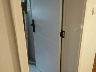 成品门及墙纸铺贴