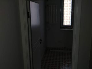 成品门及墙纸铺贴
