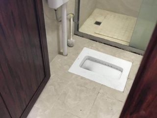 地砖铺贴及地面找平施作