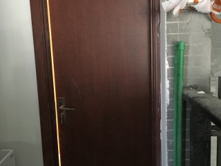 套装门、踢脚线安装