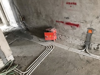 强、弱电布管穿线