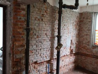 水、电管开槽施作