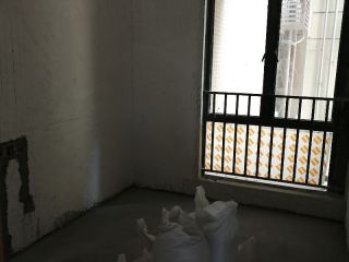 地砖铺贴及地面找平施作