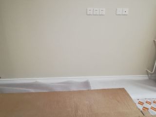 套装门、踢脚线安装