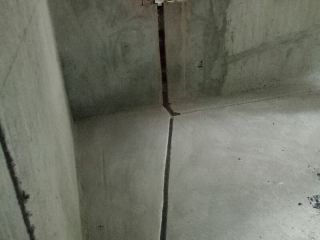 水、电管开槽施作
