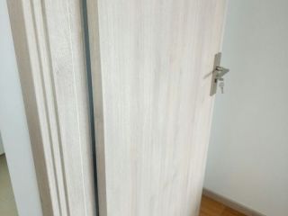 套装门、踢脚线安装