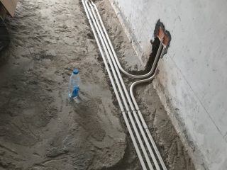 水、电管开槽施作