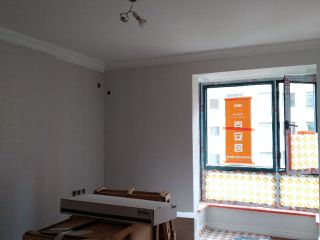 墙、顶面乳胶漆及墙纸铺贴