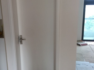 成品门及墙纸铺贴