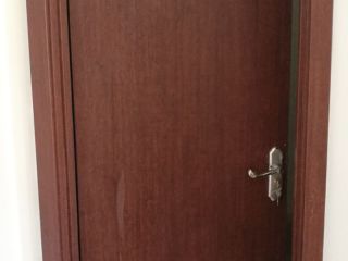 套装门、踢脚线安装
