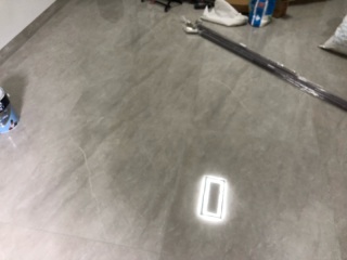 地砖铺贴及地面找平施作
