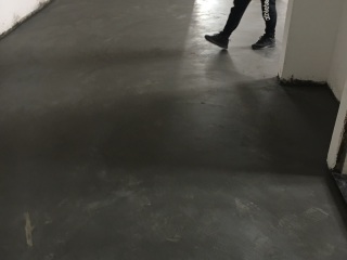 地砖铺贴及地面找平施作