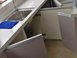 橱柜台面及台盆柜安装