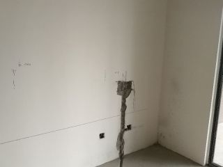 水、电管开槽施作
