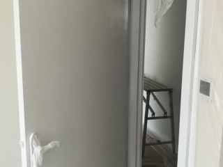 套装门、踢脚线安装