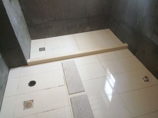 地砖铺贴及地面找平施作