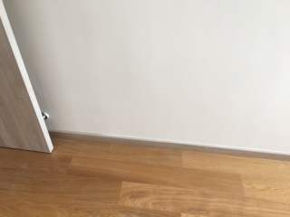 套装门、踢脚线安装