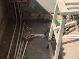 水、电管开槽施工