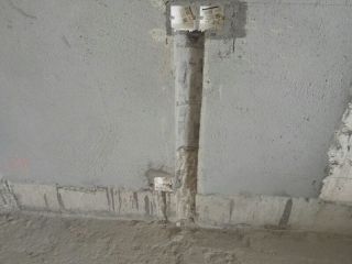 水、电管开槽施作