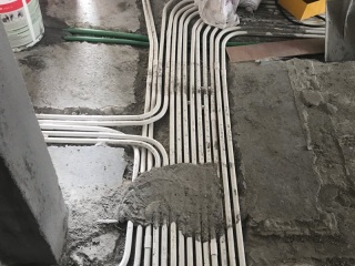 强、弱电路穿线施作