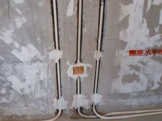 水、电管开槽施作