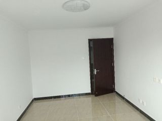 成品门及墙纸铺贴