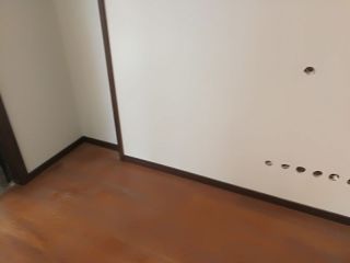 套装门、踢脚线安装