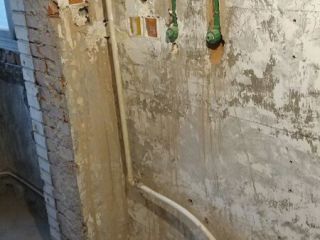 水、电管开槽施作