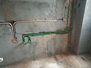 水、电管开槽施工