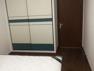 套装门、踢脚线安装