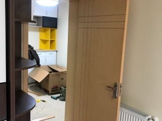 成品门及墙纸铺贴