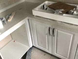 集成吊顶及橱柜柜体安装