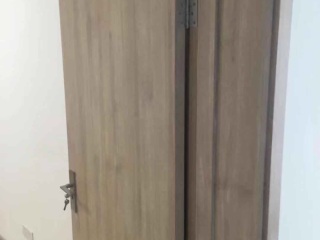 套装门、踢脚线安装