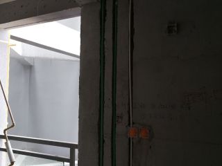 强、弱电路穿线施作