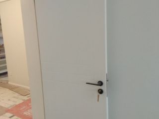 成品门及墙纸铺贴