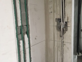 水、电管开槽施作