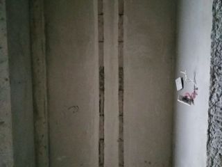 水、电管开槽施工