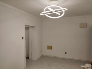 成品门及墙纸铺贴